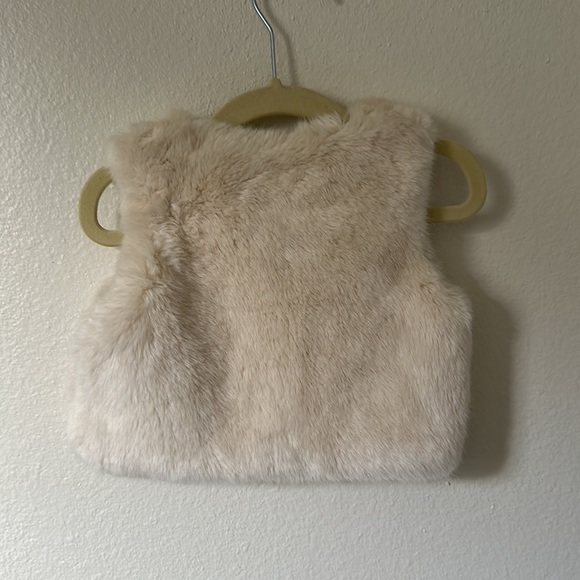 🌸 Pink Knit Dress + Faux Fur Vest + Bow Set (3-Piece) – Size 6-9M - Picture 9 of 11